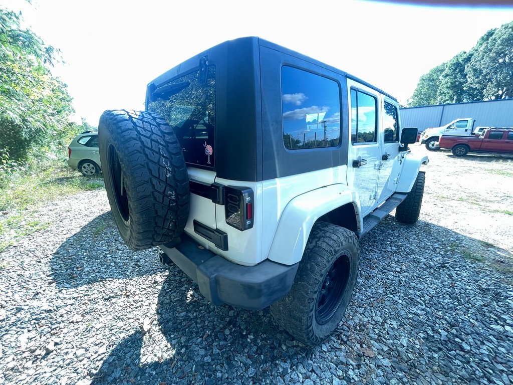 2013 Jeep Wrangler Unlimited Sahara photo 4