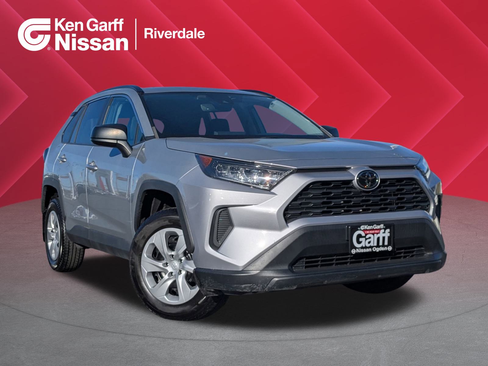 2020 Toyota RAV4 LE's photo