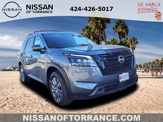 2025 Nissan Pathfinder SV's photo
