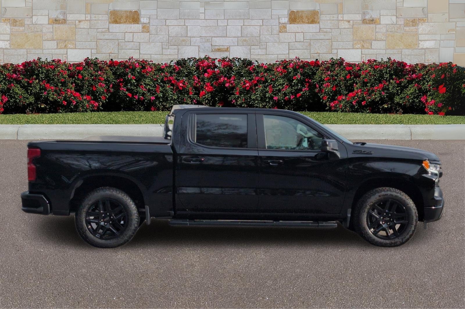 2026 Chevrolet Silverado 1500 RST photo 2