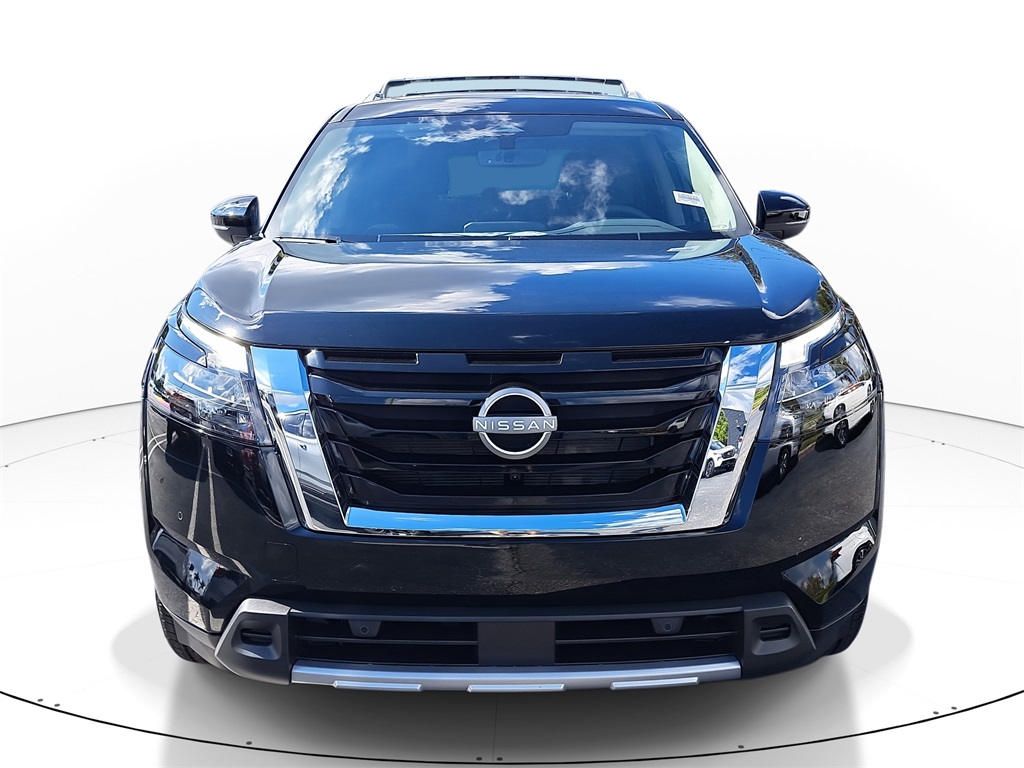 2025 Nissan Pathfinder SL photo 3