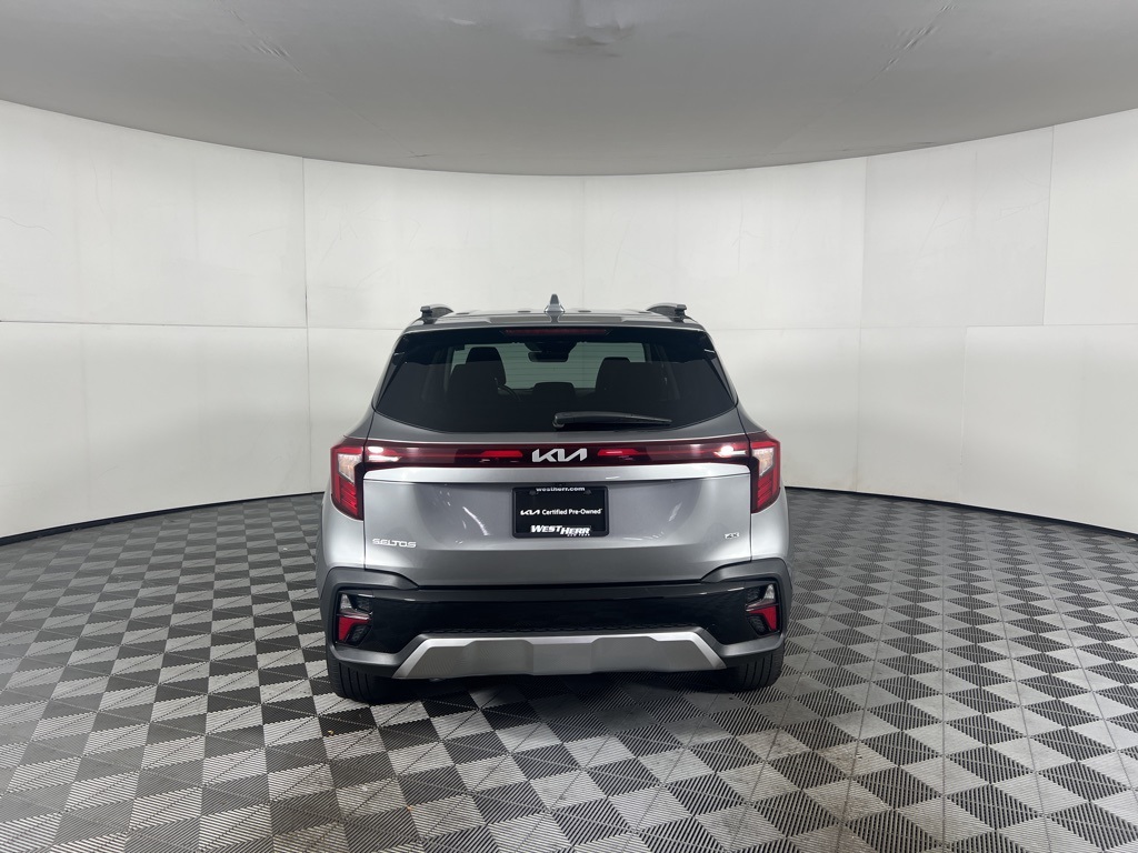 2024 Kia Seltos S photo 2