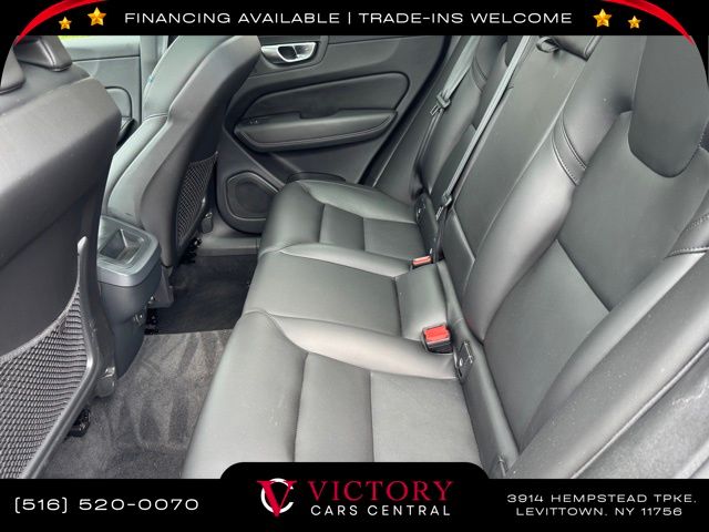 2024 Volvo XC60 B5 Core photo 13