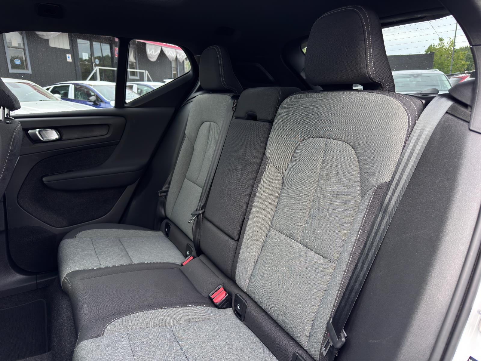 2025 Volvo XC40 Core photo 22