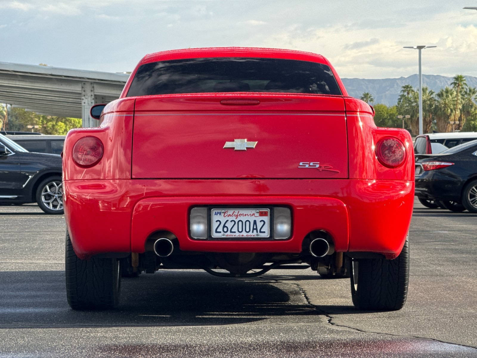 2004 Chevrolet SSR Base photo 4