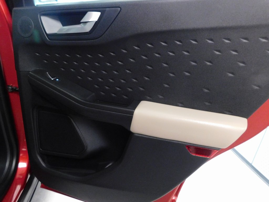 2020 Ford Escape Titanium photo 46