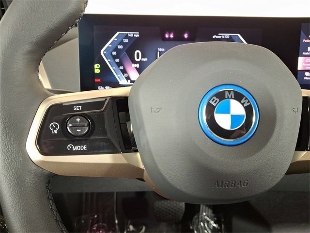 2025 Bmw iX photo 17