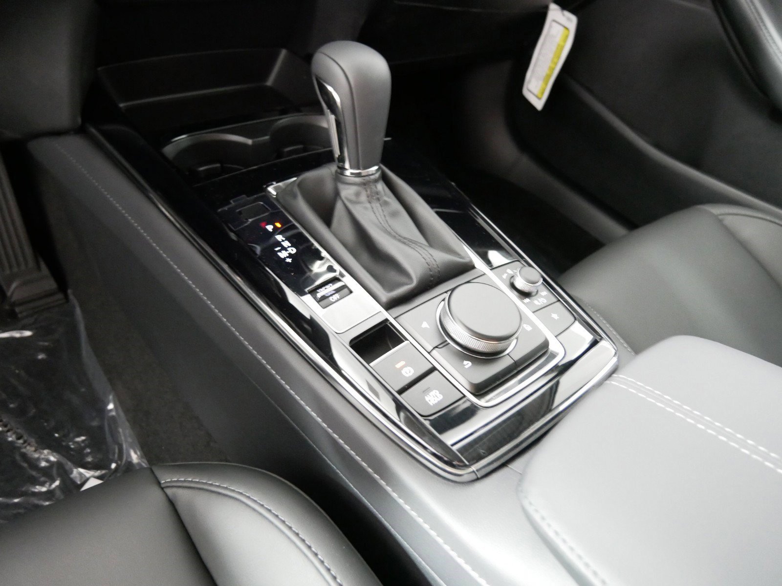 2025 Mazda CX-30 2.5 S Preferred photo 6