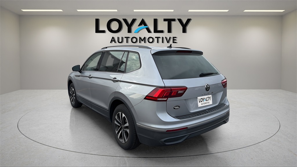2023 Volkswagen Tiguan S photo 2