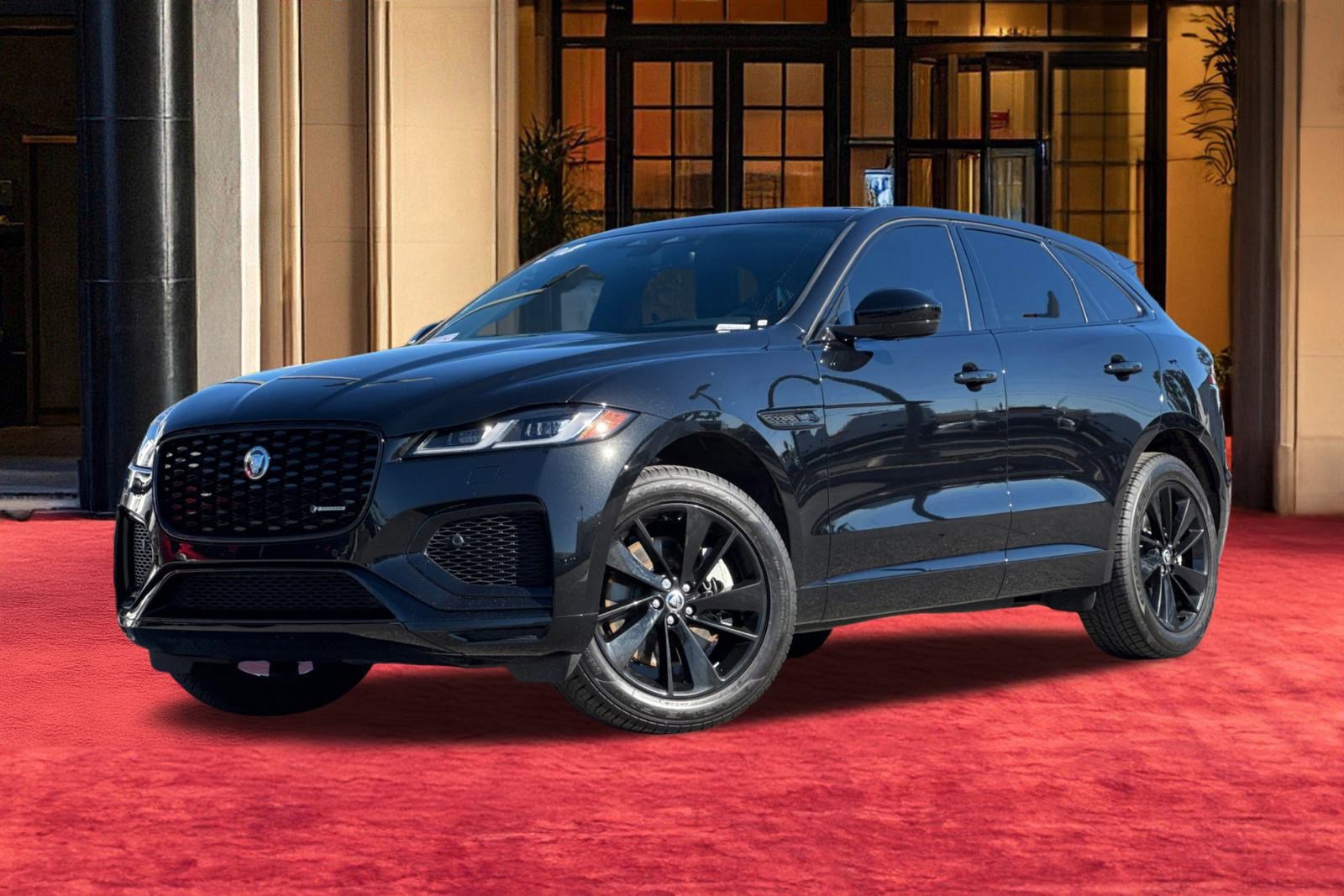 2024 Jaguar F-PACE R-Dynamic S's photo