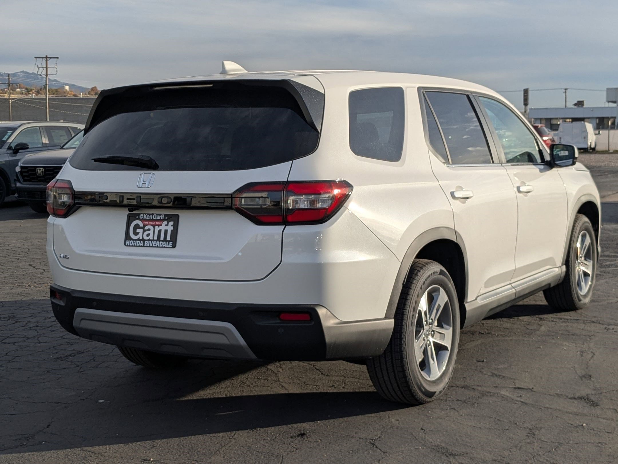 2025 Honda Pilot EX-L photo 3