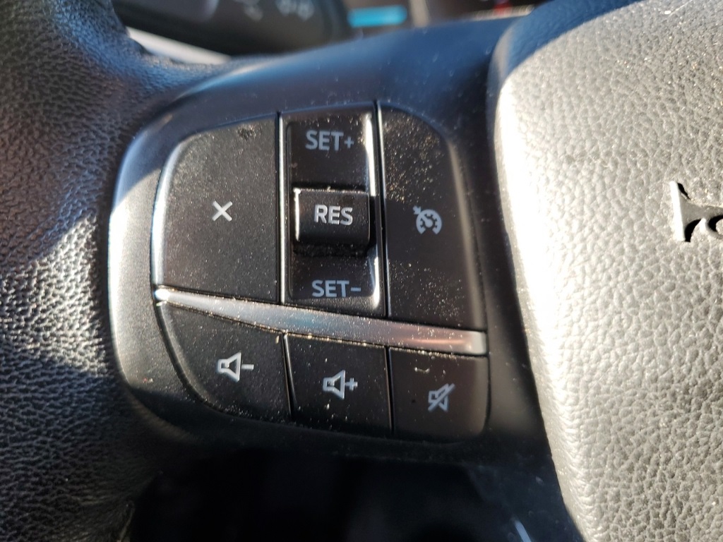 2020 Ford Escape SEL photo 8