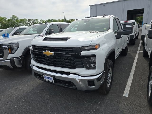 2024 Chevrolet Silverado 3500HD Work Truck photo 3