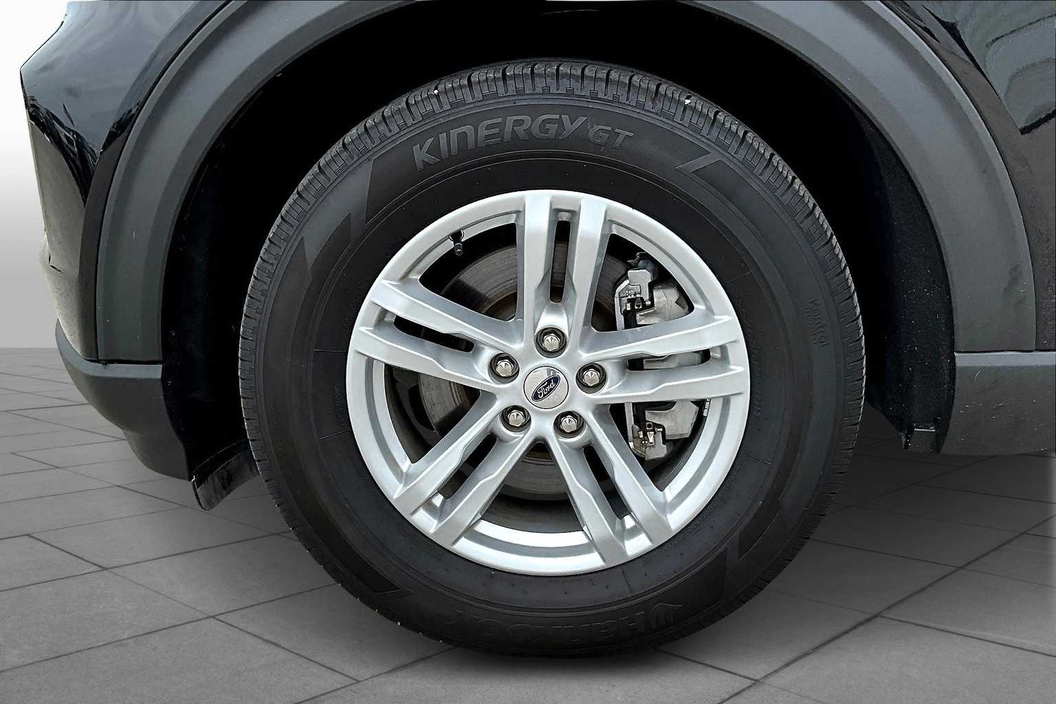 2024 Ford Explorer XLT photo 9