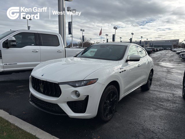 2023 Maserati Levante Modena's photo