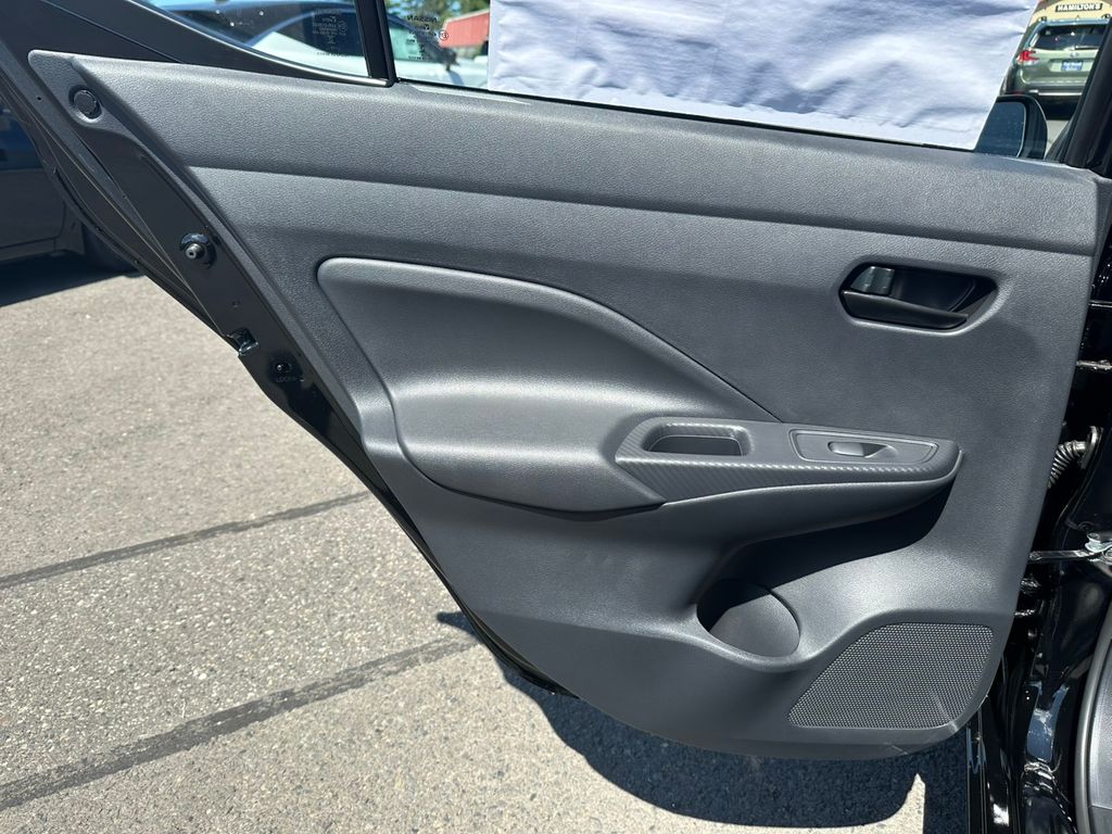 2025 Nissan Versa 1.6 S photo 20