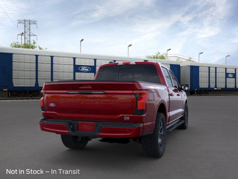 2025 Ford F-150 Lightning Lariat photo 8