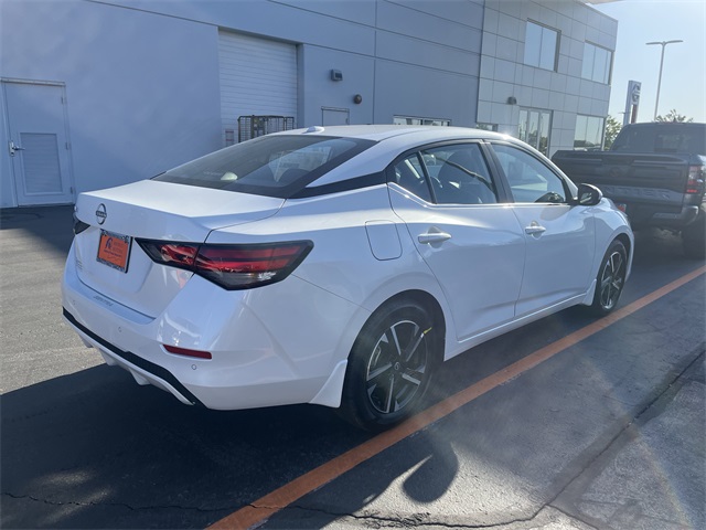 2025 Nissan Sentra SV photo 3