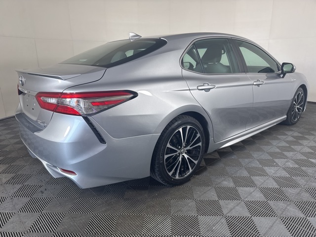 2019 Toyota Camry Hybrid SE photo 3