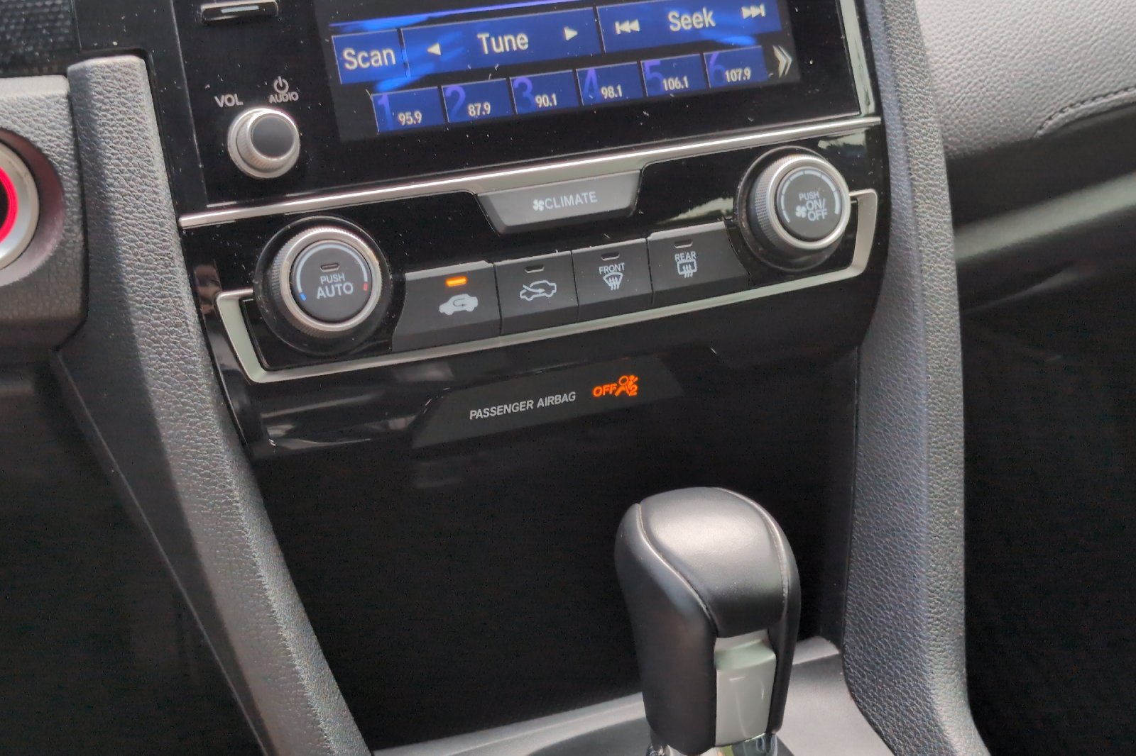 2019 Honda Civic Sport photo 19