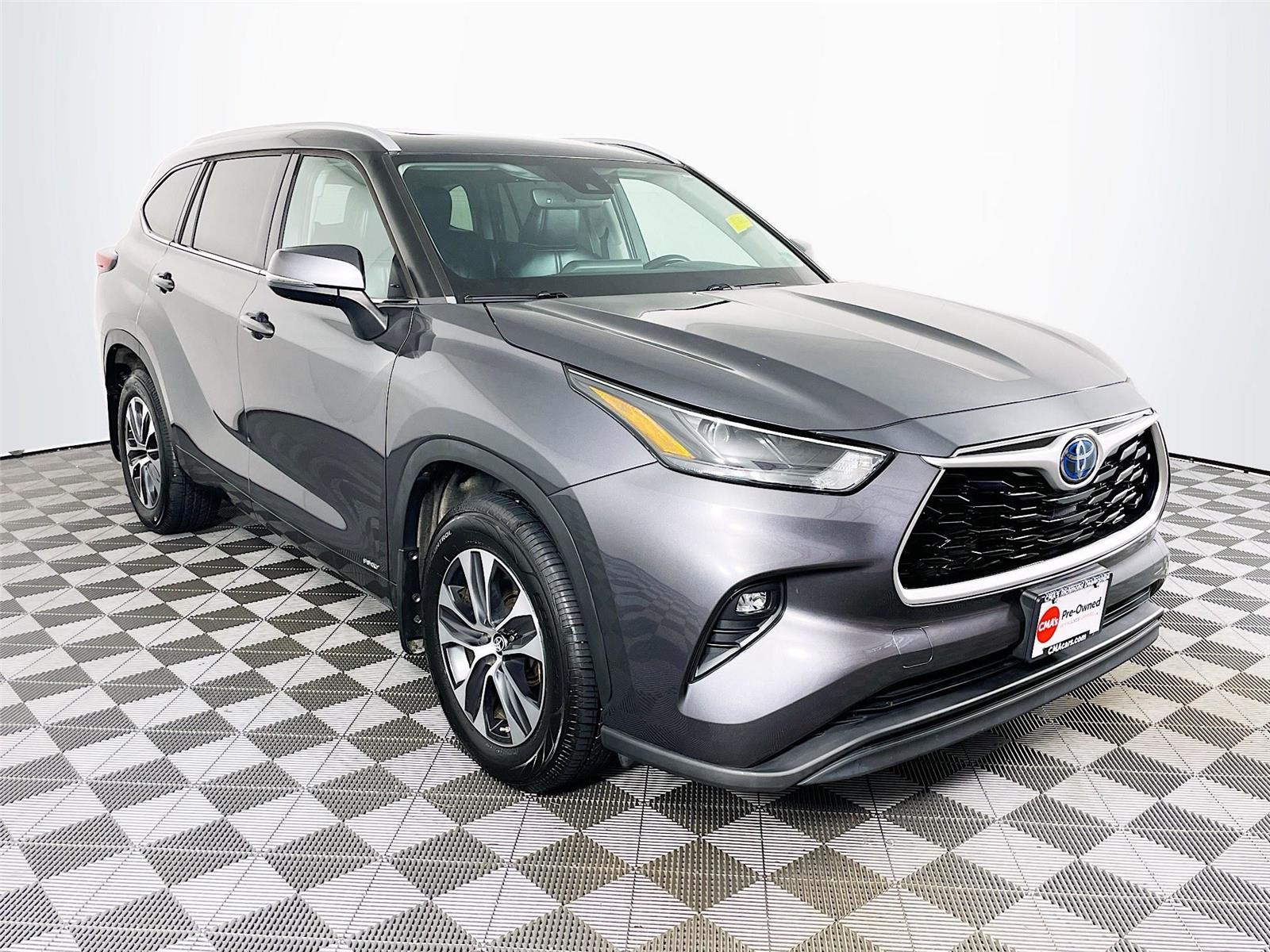 2022 Toyota Highlander XLE's photo