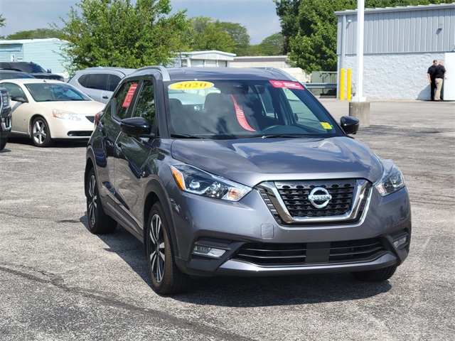 2020 Nissan Kicks SR photo 3