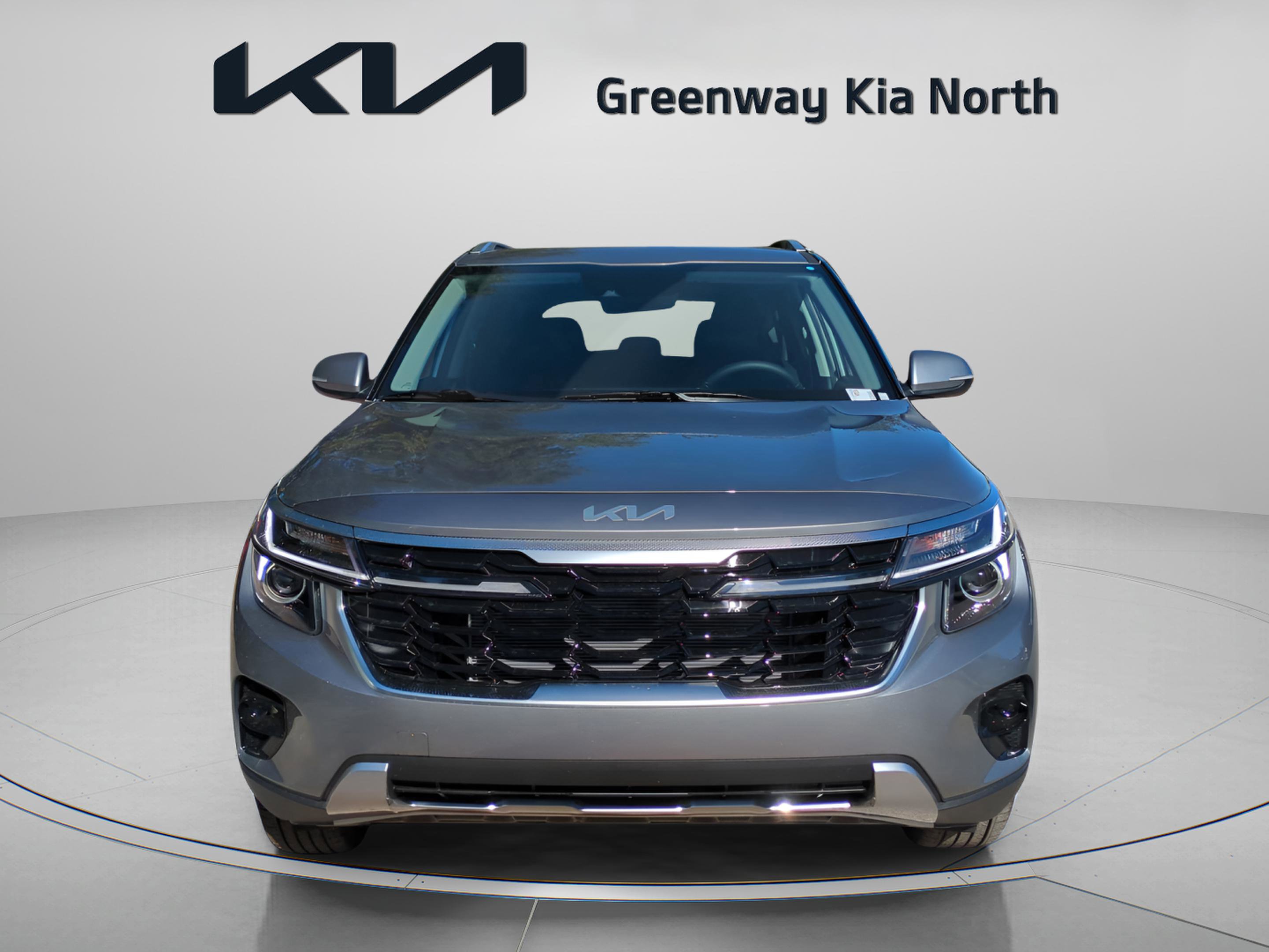 2025 Kia Seltos S photo 2