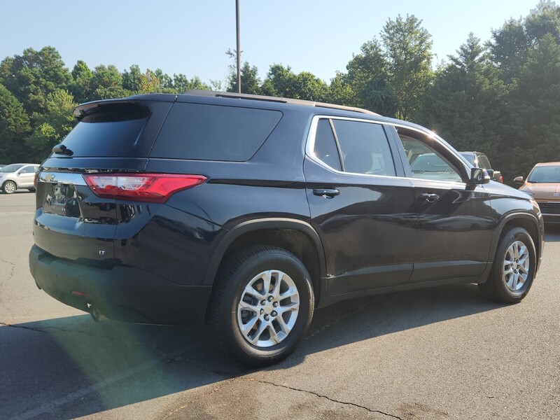 2020 Chevrolet Traverse Cloth 1LT photo 2