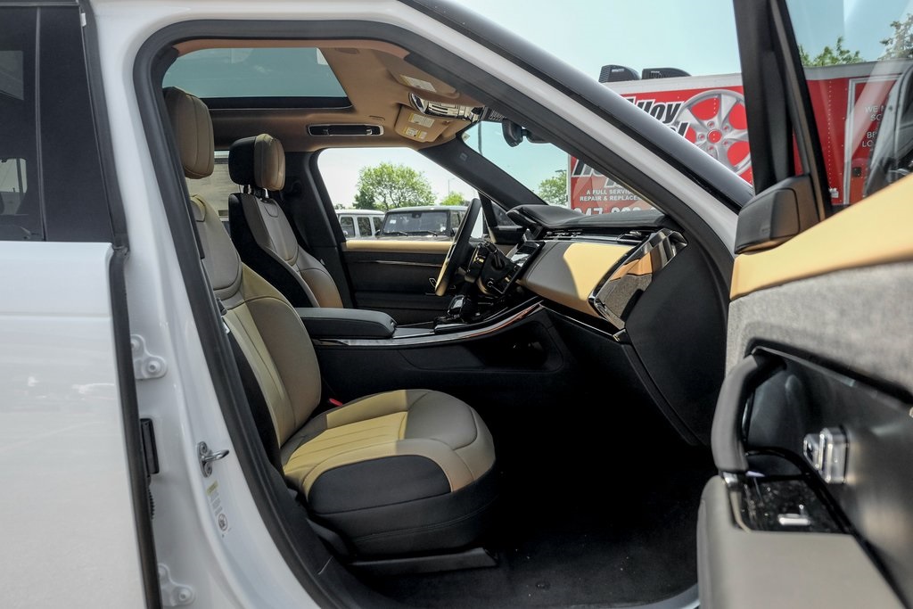 New 2024 Land Rover Range Rover Sport Dynamic SUV in Schaumburg 594897