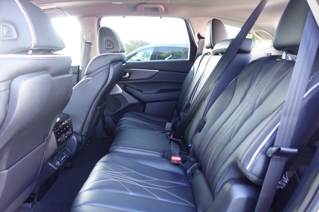 2026 Acura MDX SH-AWD Advance photo 21