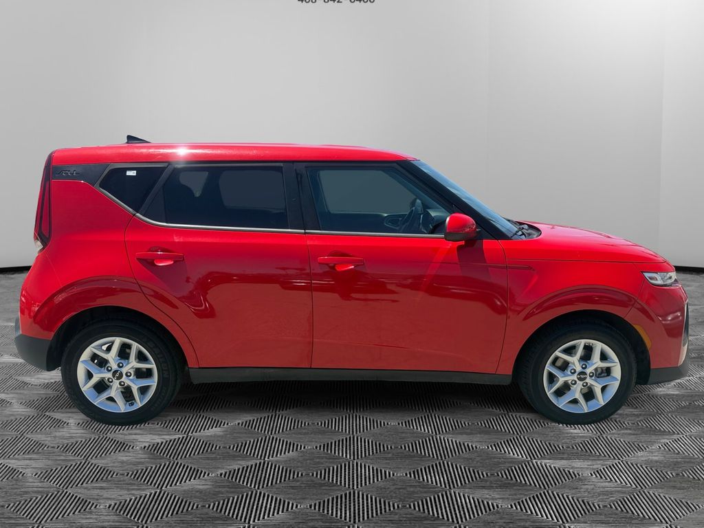 2022 Kia Soul LX photo 4