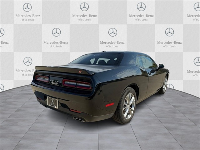 2023 Dodge Challenger SXT photo 3