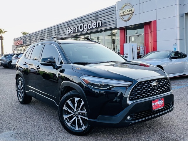 2024 Toyota Corolla Cross XLE's photo