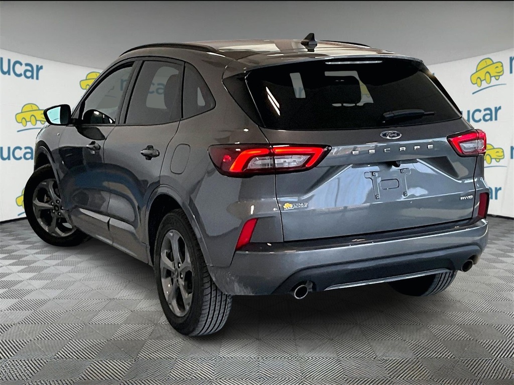 2023 Ford Escape ST-Line photo 4