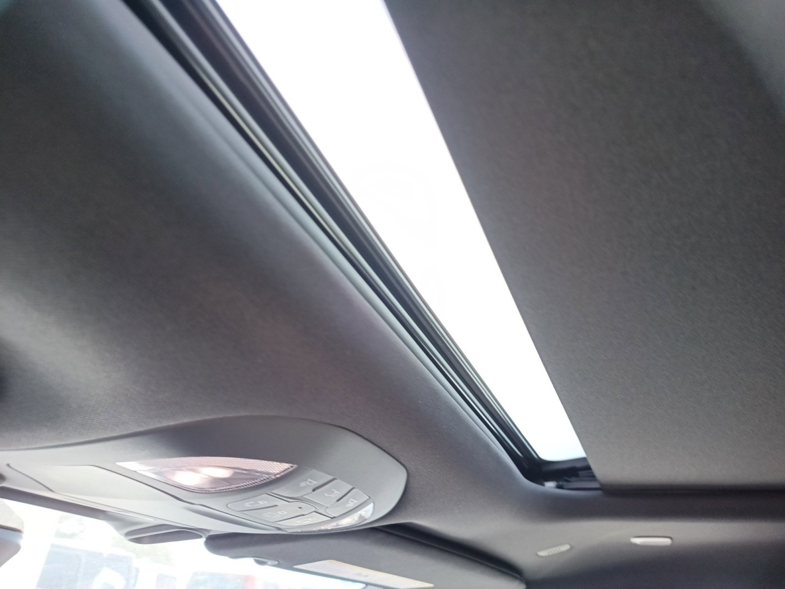 2026 Chrysler Pacifica photo 17