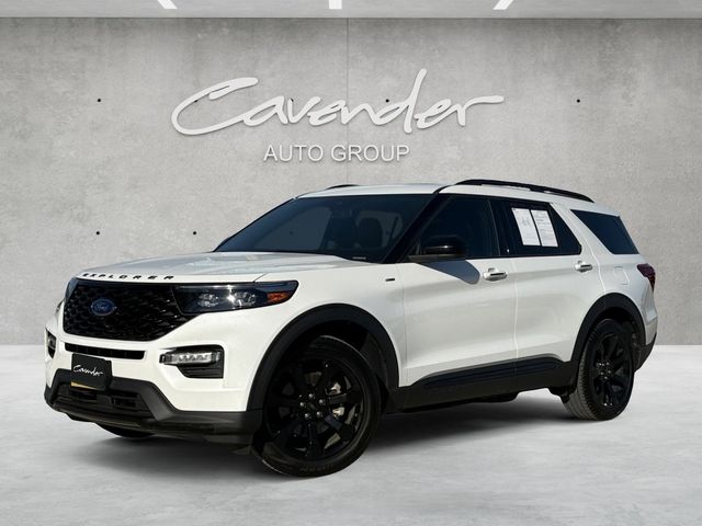 2023 Ford Explorer ST-LINE's photo