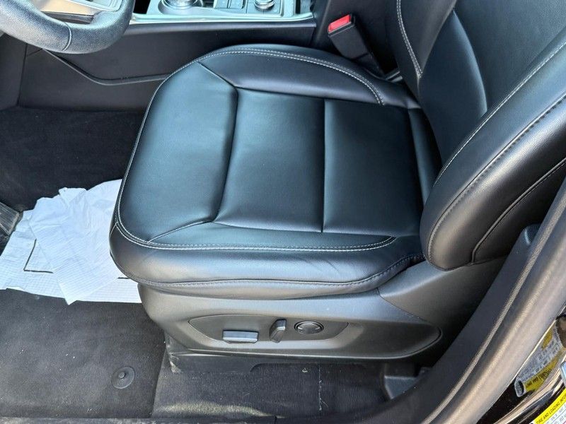 2022 Ford Explorer XLT photo 17