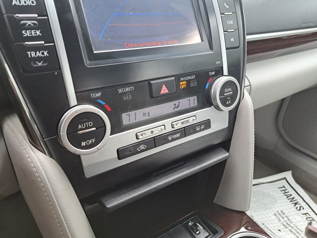 2012 Toyota Camry XLE photo 12