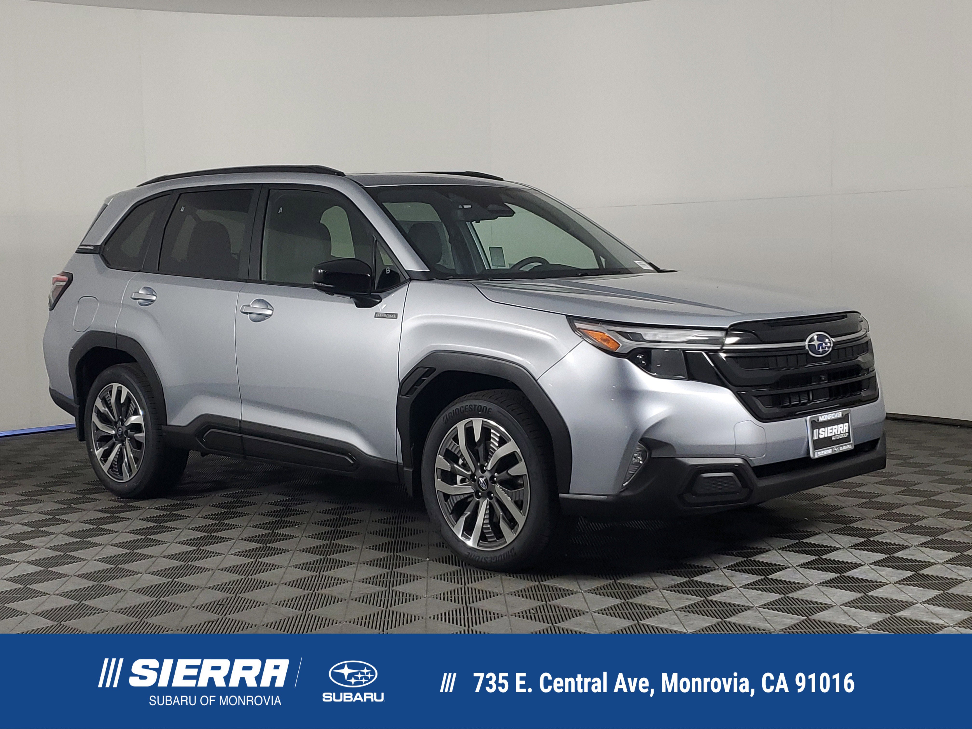 2025 Subaru Forester Touring's photo