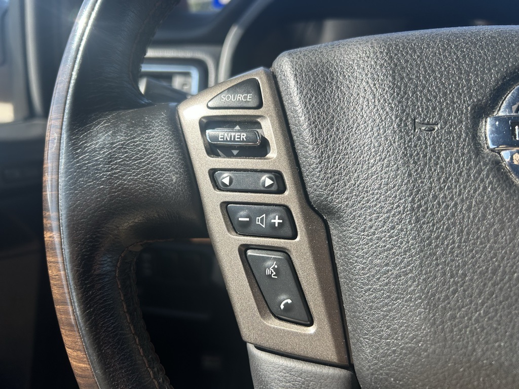 2020 Nissan Titan Platinum Reserve photo 14