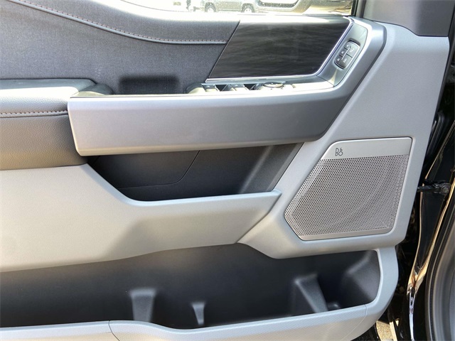 2025 Ford F-150 Lariat photo 15