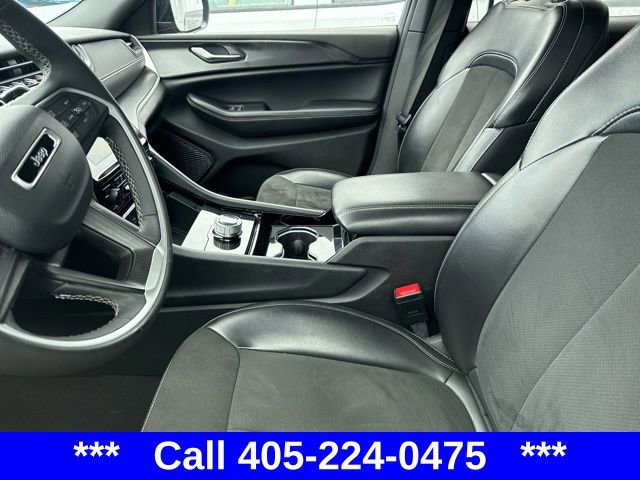 2023 Jeep Grand Cherokee Altitude photo 5