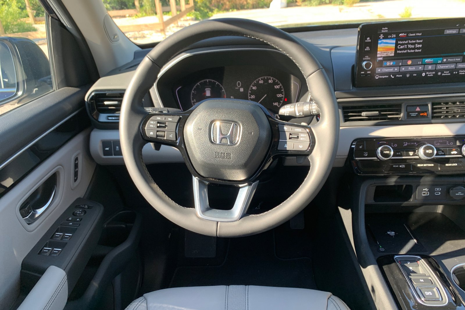 2025 Honda Pilot Touring photo 14