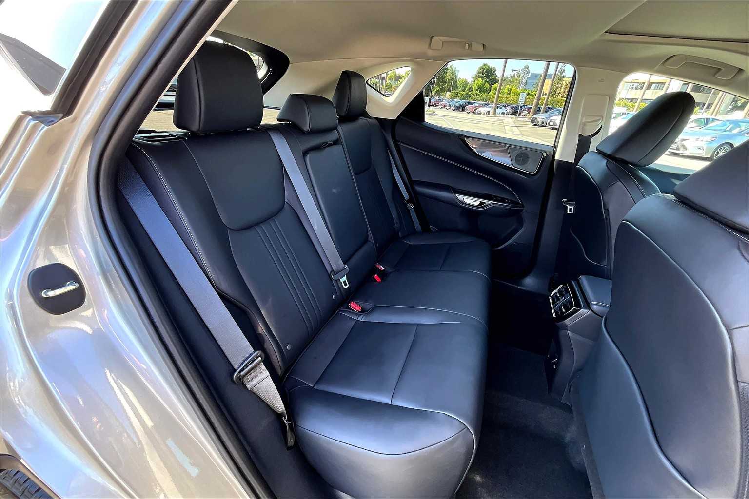 2025 Lexus NX 250 photo 19
