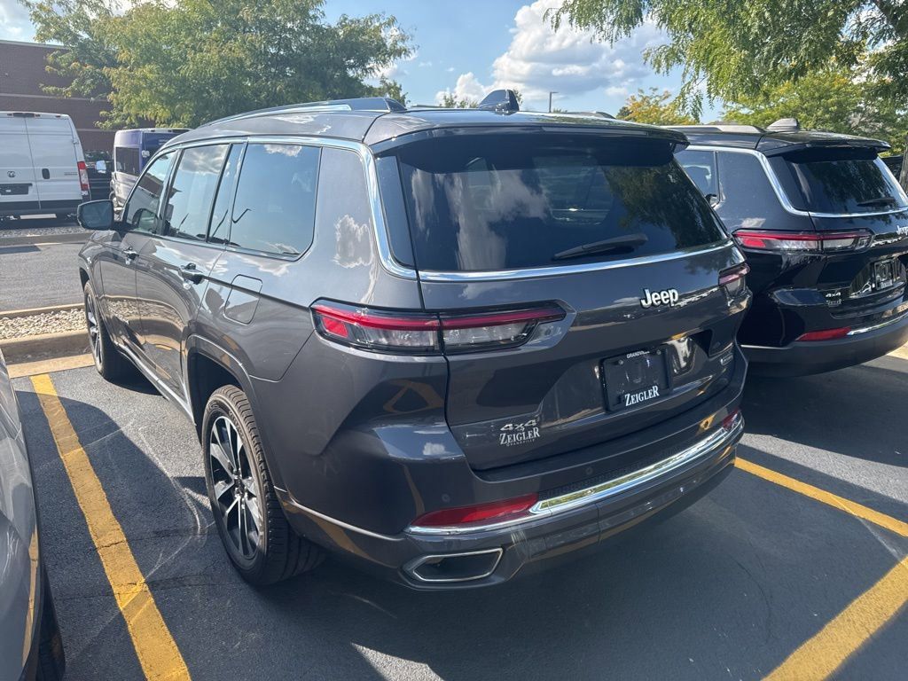 2023 Jeep Grand Cherokee Overland photo 9