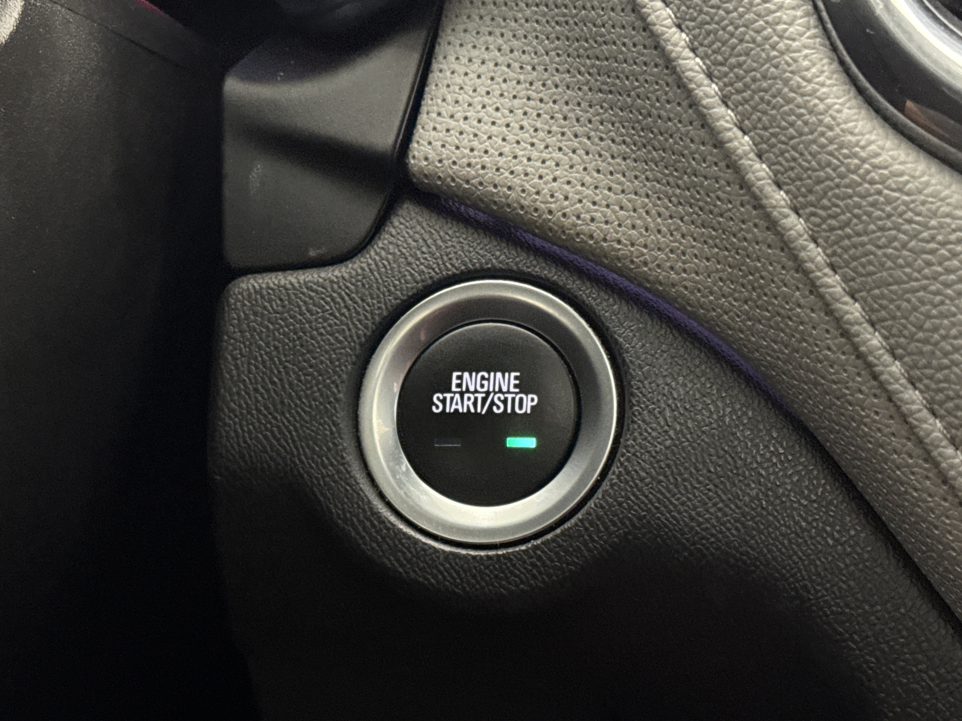 2020 Chevrolet Equinox Premier photo 3