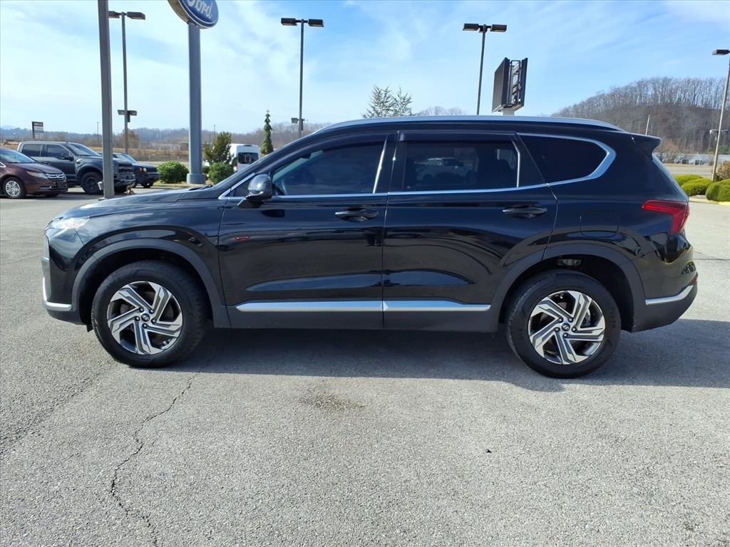 2022 Hyundai Santa Fe SEL photo 2
