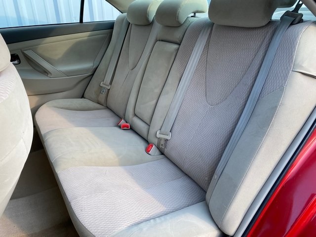 2011 Toyota Camry LE photo 14