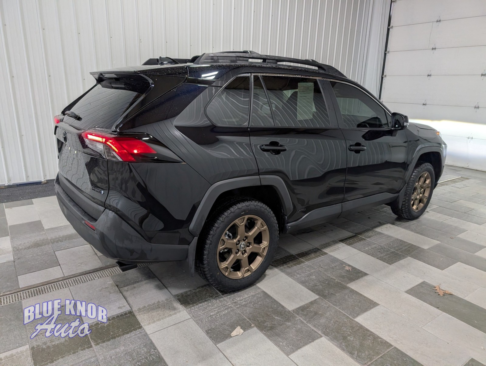 2024 Toyota RAV4 Hybrid photo 2