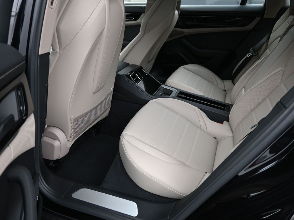 2026 Porsche Panamera E-Hybrid 4 photo 20
